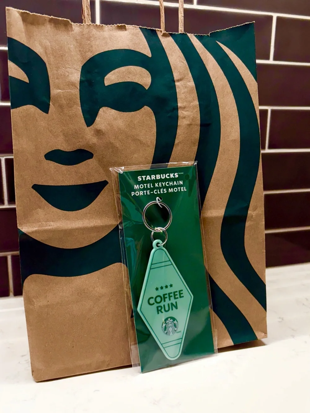 Starbucks - “COFFEE RUN” Motel Keychain